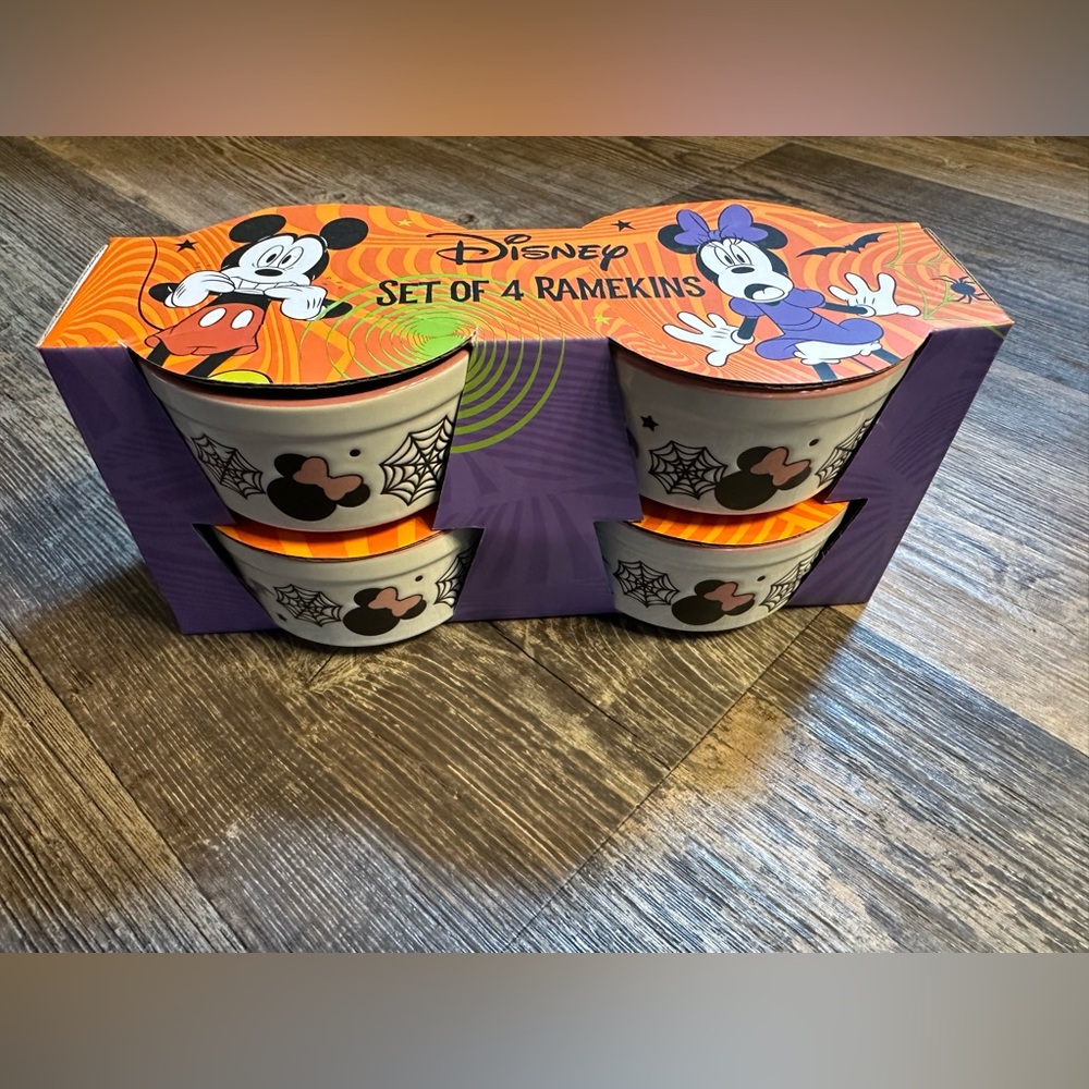 Disney Icon Minnie Head With Spiders And Spider Webs Set Of 4 Ramekins Halloween